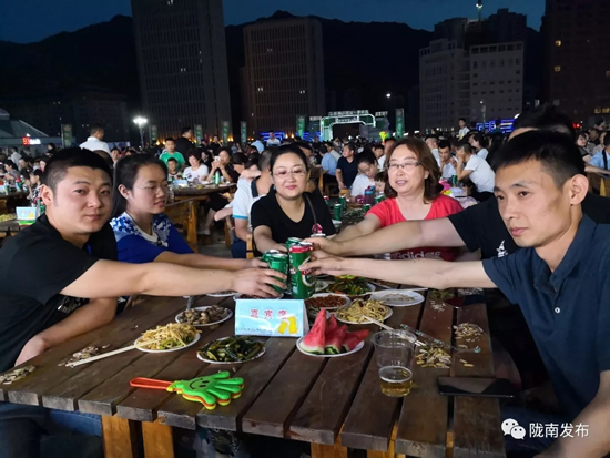 好嗨喲！隴南第一屆青島啤酒節(jié)開幕啦，為期8天